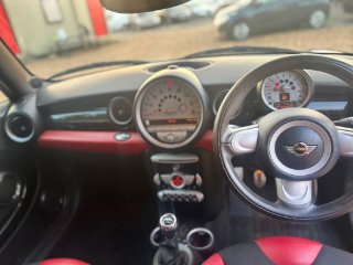 /photos/10950/72074514-7247-c8b5-6590-0753e9ed185e_i320x240.jpg