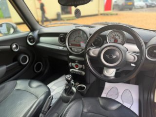 /photos/10950/88e0cbea-3260-b7e2-94bd-831b1f059ef3_i320x240.jpg