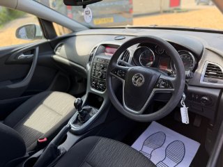 /photos/10950/90a740a8-e564-6fef-cf11-2d7f482838f7_i320x240.jpg